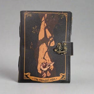 Diario del Colgado / Carta del Tarot / Libro de las Sombras / Libro de Hechizos / Diario de Cuero