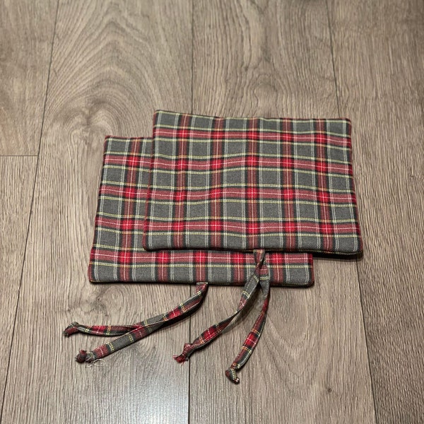Pair of Rayburn 212 S Hob Lid Mat Pad Hob Cover With Straps Grey Red Christmas Tartan