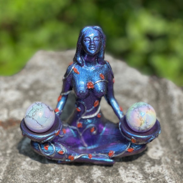 Resin Goddess Gaia, Resin Earth Goddess, for Crystal Ball Holder, House Decoration, Resin Decoration, For Her Gift, Meditate