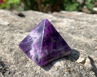 Pirámide de cristal de amatista, decoración curativa (3 cm)