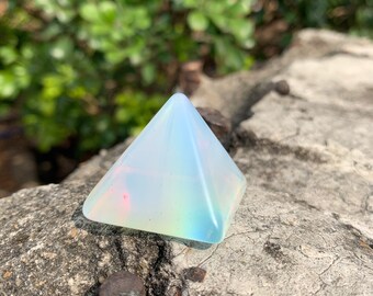 SD8F5/_01 Opalite Point Necklace Amethyst Triangle Necklace Pyramid Pendant Quartz Crystal Layering Healing Crystal Yoga Pendant