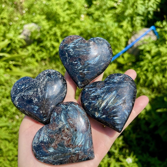 Flashy Arfvedsonite Heart with Garnet, Energy Crystal Specimen