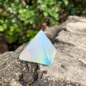 Opalite Pyramid, Meditation Stone Pyramid, Yoga Stone, Healing Pyramid, Energy Healing, Gemstone Pyramid, 30x30mm