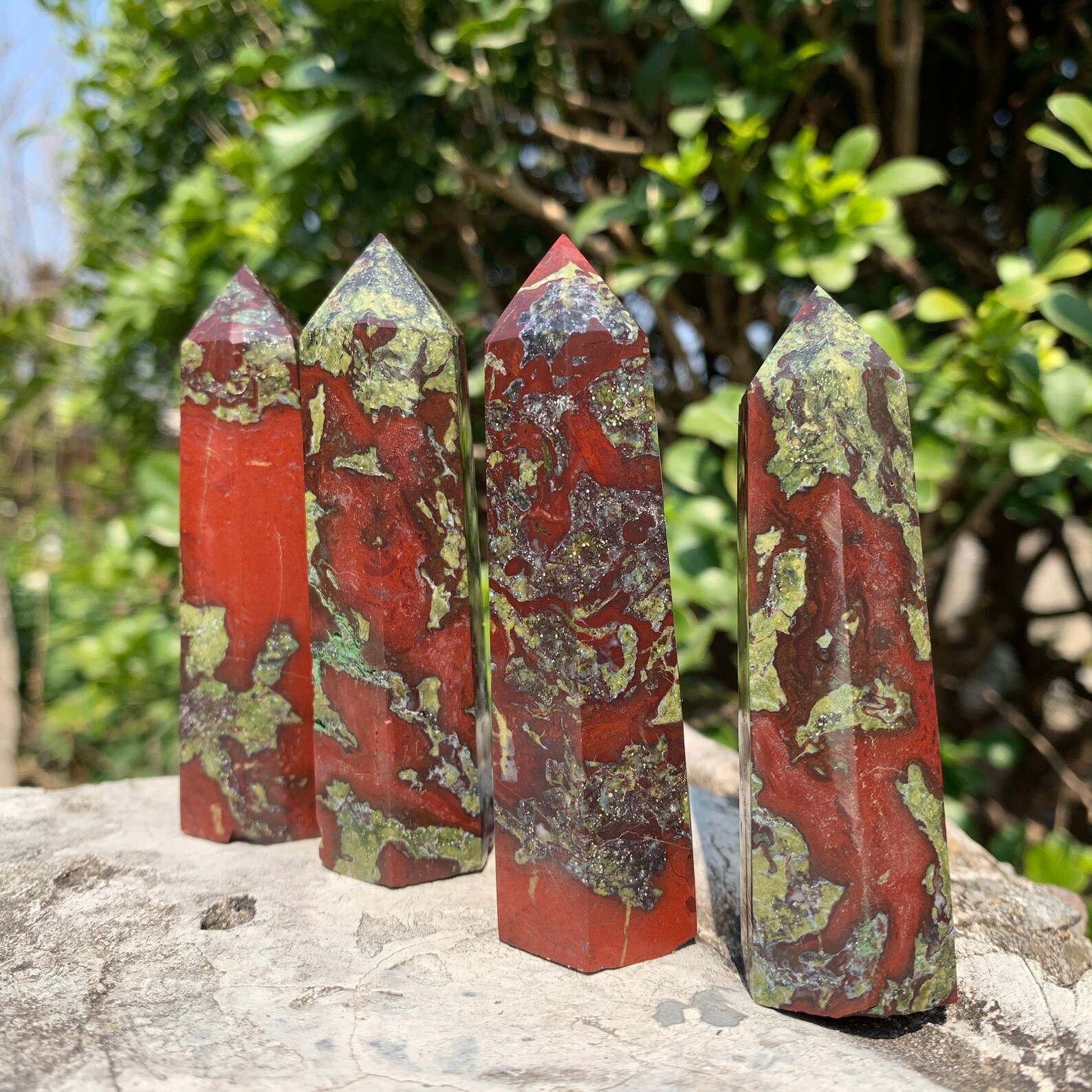 Natural Dragon Bloodstone Kristallkugel 4cm - Energiestein Für Zuhause & Meditation