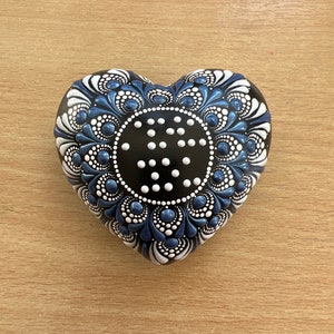 Message I Love You en braille, idée cadeau coeur mandala pierre cadeau pour malvoyants peint à la main