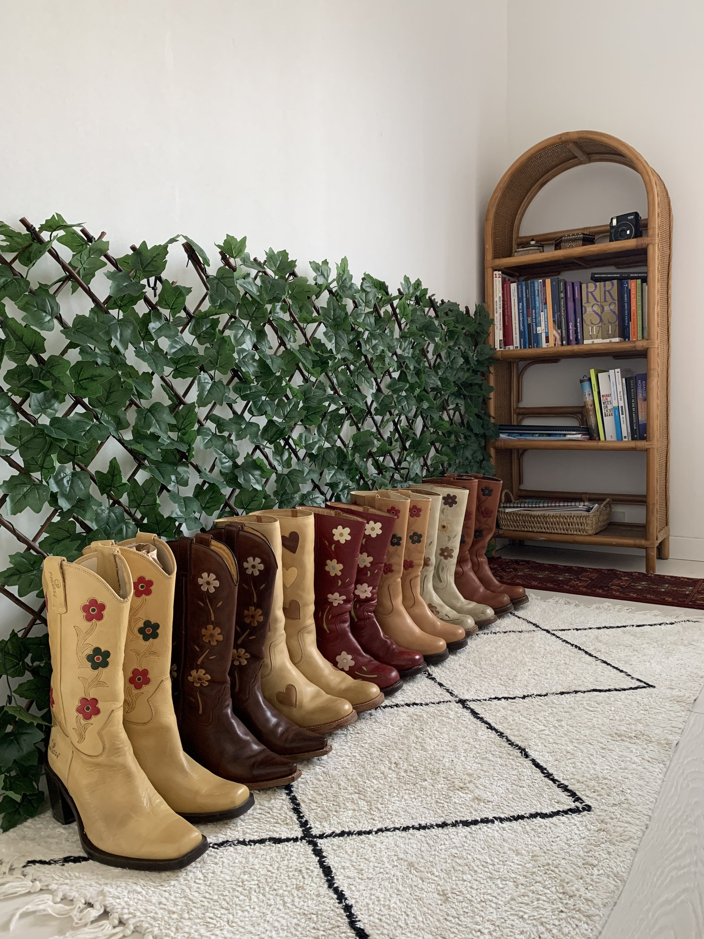 Flowerboots Sendra, Mustang and Morusso - Etsy