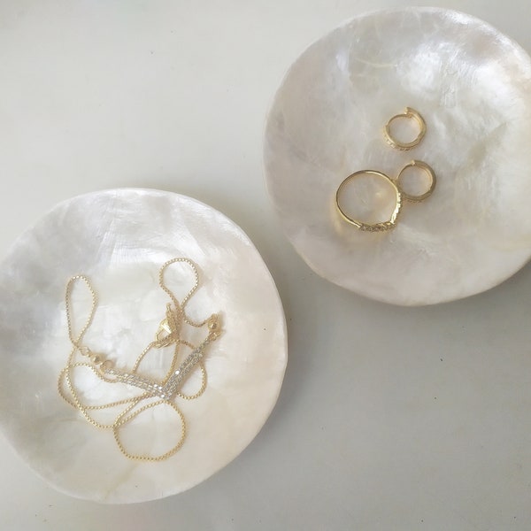 Porte-anneaux rond et doux en forme de coquillage - Blanc avec assiette à bijoux, lot de 2