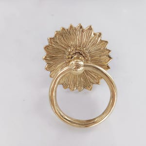 Sunflower round Brass Polished Knob - Antique brass Victorian cabinet knob