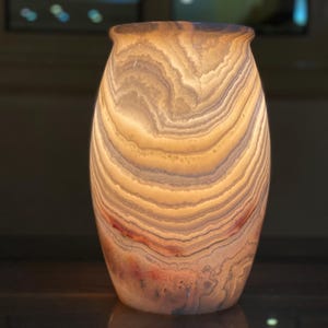Masterpiece - Alabaster Lamp Alabaster - table lamp - stone lamp - 100 % natural-  handmade