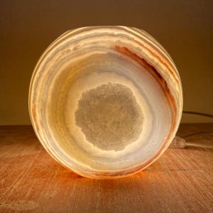 Round Alabaster Lamp / table Lamp / 100 % natural / natural stone / stone lamp