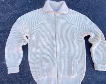 Authentic cable knit L.L. Bean  vintage sweater made in England size (L)