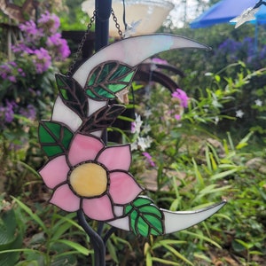 Irisierende Blumen Mond Glasmalerei - Florale himmlische Natur Mond Dekor