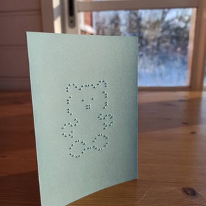 Tactiele wenskaart, schattige teddybeer in verhoogde stippen met uw bericht in braille erin, ideaal cadeau voor blinden, vertel het met stippen