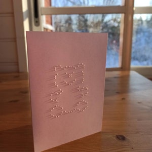 Adorable carte en forme d'ours en peluche pour les aveugles avec des marques en relief, faites passer votre propre message en braille