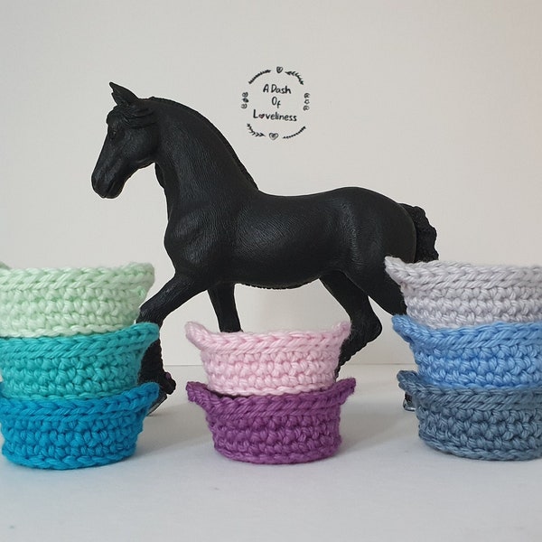 Feeding Pan For Schleich Horse| Selection of fun colours| Crochet| Handmade from 100% Cotton| Horse is not included