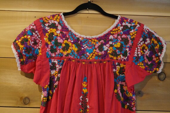 Vintage 1960s Colorful Mexican Embroidered Dress S