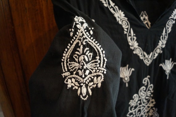 Black and White Indian Embroidered Tunic Size Med… - image 4