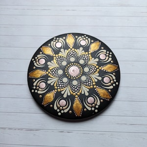 Mandala stone hand-painted / paperweight / meditation stone / mindfulness / yoga / dot art / dot mandala / mandala stone / lucky charm