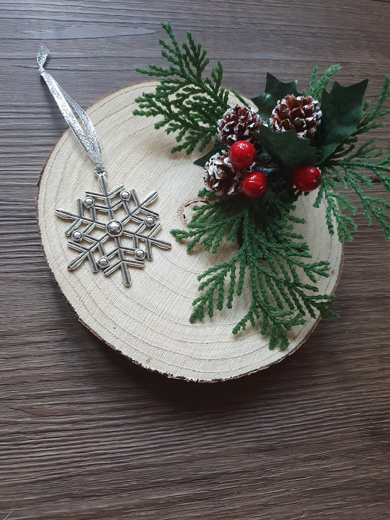 Christmas Hanging Silver Snowflake Tree Decoration Silver Ribbon