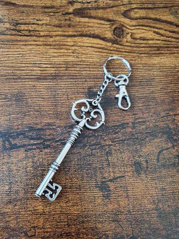 LostAndWild Antique Effect Large Key with Clip Keyring
