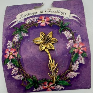 Vintage gold tone flower pin 1997