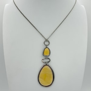 Beautiful vintage Lia Sophia pendant necklace