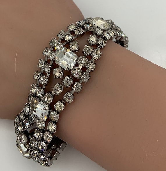 Vintage glitzy silver tone clear rhinestones brac… - image 1