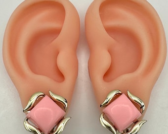Vintage from the 1950’s, bubble gum pink lucite& gold tone clip on earrings