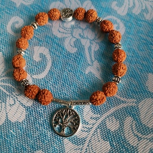 Lotussamen Buddha Armband 7&quot; mit silbernen Spacern und Baum des Lebens Symbol
