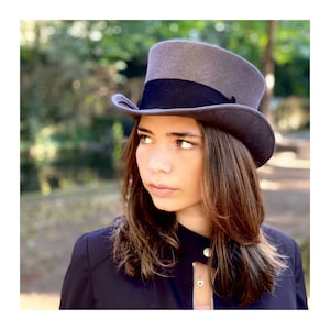 Women's Edwardian Top Hat - Classic Low Crown Top Hat in Stylish Gray - Retro Victorian Headpiece