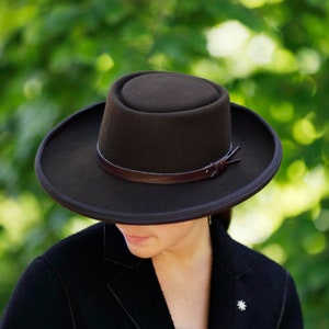Frau braun Filzhut, dunkelbrauner Spielerhut, Damen Filzhut, Filzhut mit breiter Krempe, Fedora Hut für Frau