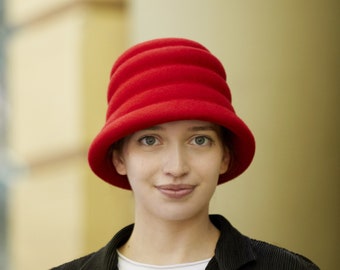 Red Merino Wool Felt Cloche Hat: 1920s Vintage Style