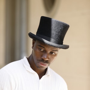 Classic Black Top Hat in Fur Felt - Handmade for Premium Quality - Ideal Accessory for Formal Occasions
