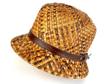 Sombrero cloché de paja natural en color marrón, cloche straw hat in brown, chapeau cloche marron en paille, braun glocken strohhut,