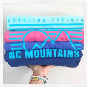 NC Mountains Pocket T Shirt aus Carolina Forever