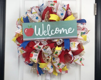 Classroom Door Wreath: Teacher Welcome Sign with Apple