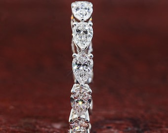 Anello dell'eternità completo con diamanti coltivati in laboratorio taglio a pera, anello impilabile East West in oro giallo 14 carati, anello nuziale ecologico con diamanti, anello abbinato