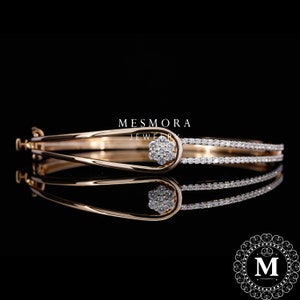 Round Brilliant Cut Lab Grown Diamond Bracelet For Women Round Diamond Wedding Bangle Anniversary Flower Front Wedding Customized Bracelet