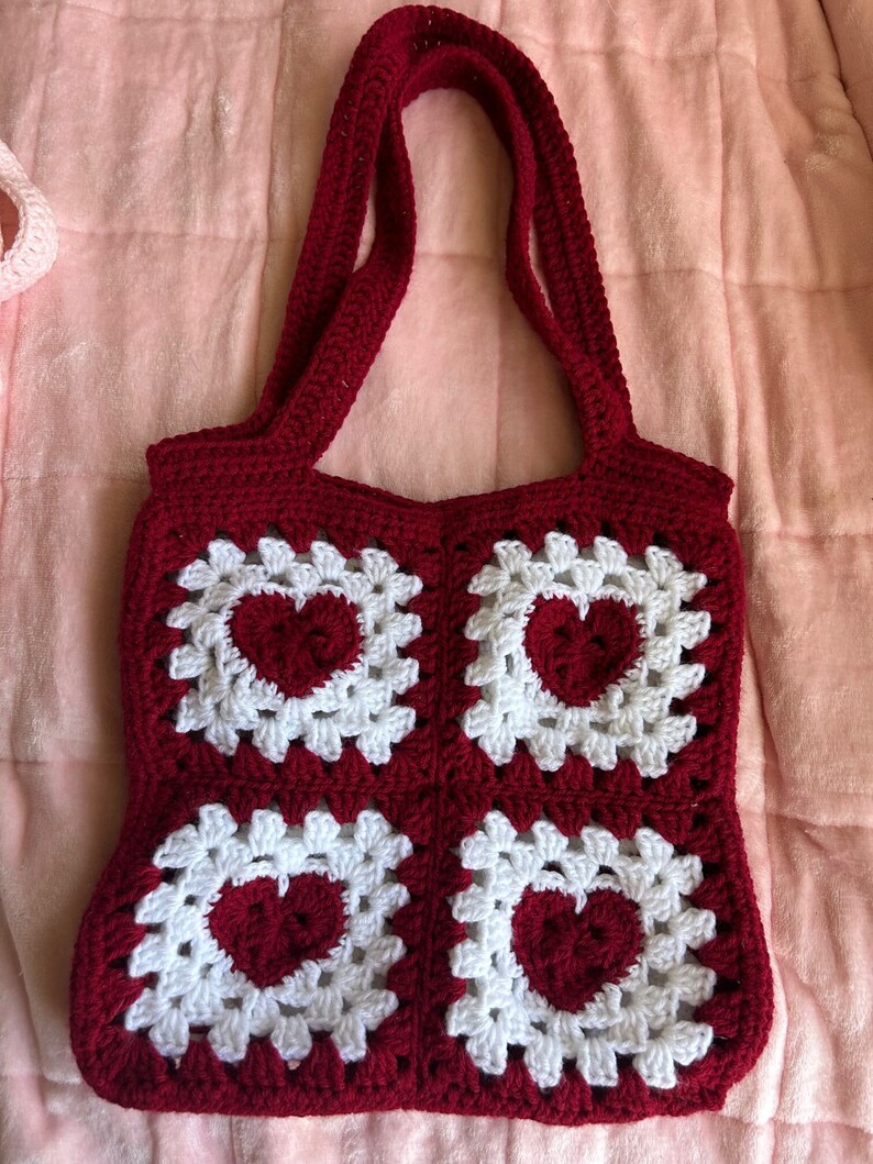 Archery Heart Pattern Print Leather Tote Bag main image 0