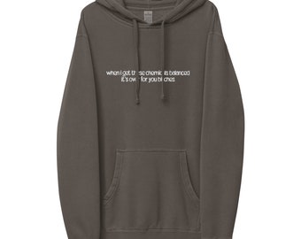 Sustancias químicas equilibradas It's Over Sudadera con capucha bordada / Ropa de salud mental Cuello redondo / Terapeuta de terapia Trabajador social Maestro Regalo