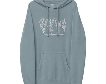 Me alegro de que estés aquí Sudadera con capucha bordada / Sudadera de salud mental / Sudadera bordada / Sudadera con capucha bordada / Camisa bordada