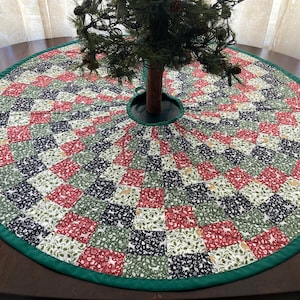 Christmas Tree Skirt * Quilted Christmas Tree Skirt * Holiday Tree Skirt *Forest Christmas Tree Skirt * Double Sided * Quilted *