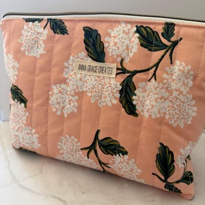 Rosa Hortensie Reißverschluss Beutel | Gesteppte Schminktasche | Rifle Paper Co Gesteppte Tasche