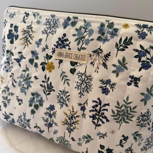 Foral und Grün Mäppchen | Gesteppte Schminktasche | Rifle Paper Co Gesteppte Tasche