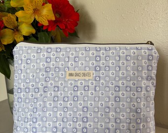 Bolsa con cremallera con estampado de margaritas / Bolsa de maquillaje acolchada / Bolsa acolchada de Rifle Paper Co.