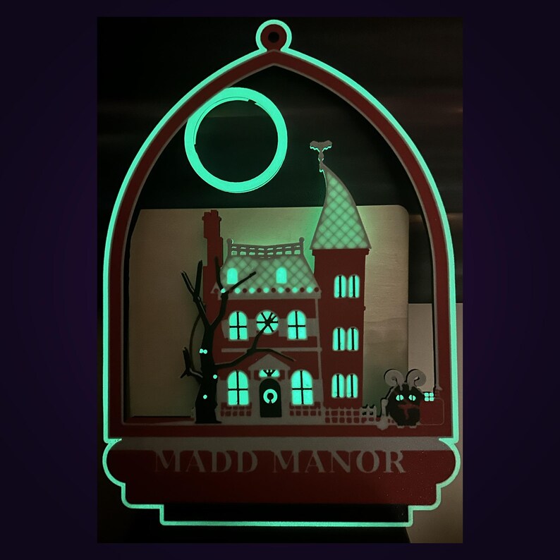 Personalisiertes, doppelseitiges Namensschild „Spukhaus“, Halloween- und Weihnachtsdekoration, 30 cm, im Dunkeln leuchtend, individuelles Herrenhaus-Ornament Bild 5