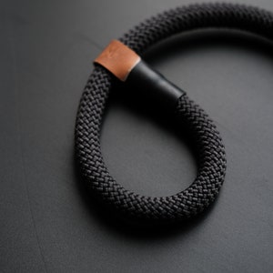 Hand strap rope with quick release from Peak Design image 2