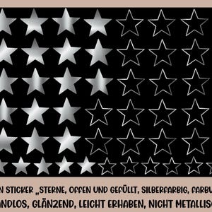 Könnte beinhalten: Eine Bogen mit silbernen Rub-on-Stickern mit Sternen in gefüllten und umrandeten Designs. Die Sticker sind als "randlos, glänzend, leicht erhaben, nicht metallisch" beschrieben, was "zufällig, glänzend, leicht erhaben, nicht metallisch" bedeutet.
