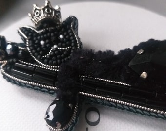 Beaded black king cat brooch, Gift for cat lovers