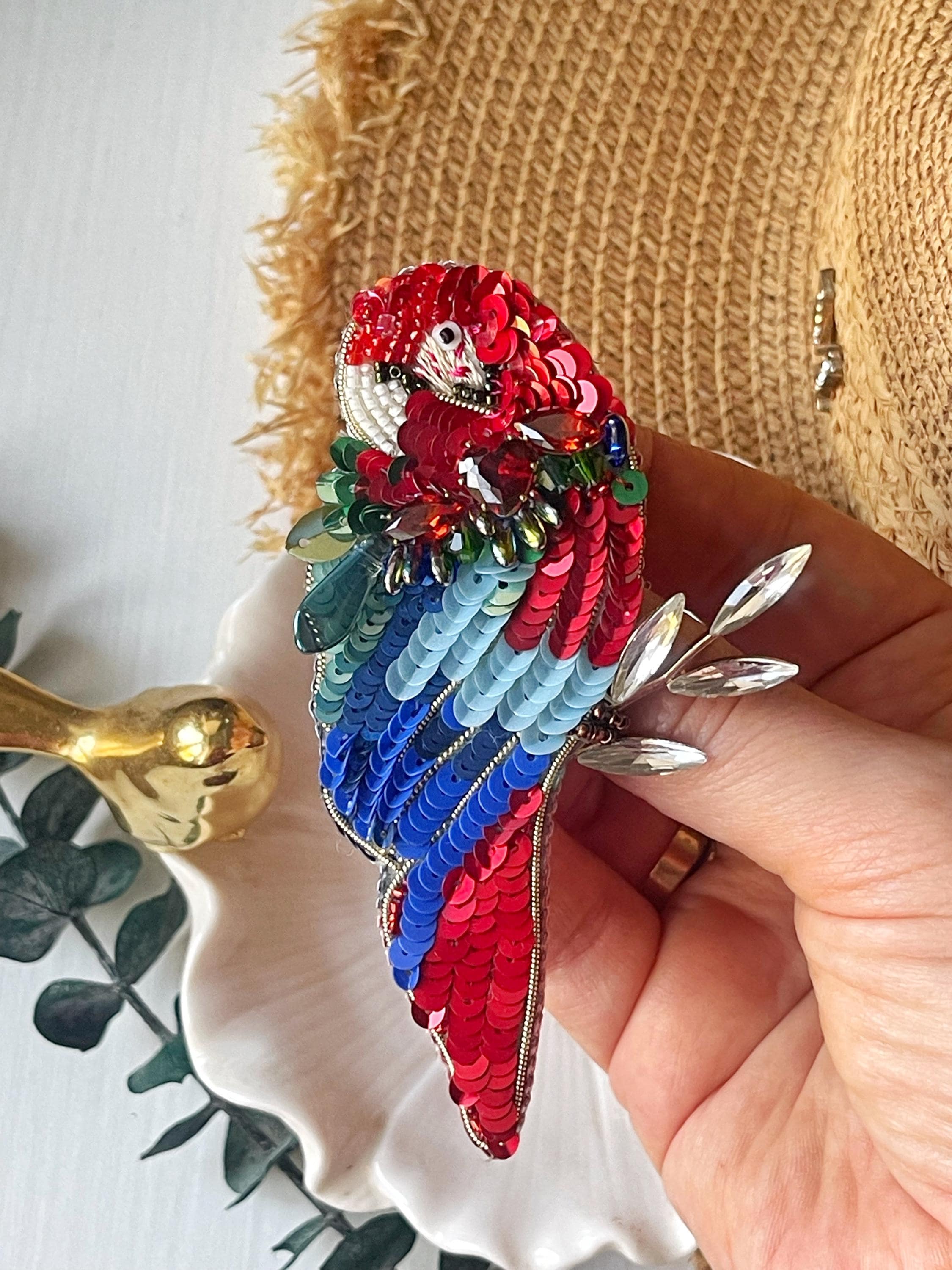 Spilla Pappagallo Multicolore Con Cristalli Austriaci E Strass - Tonalità Oro - Elegante E Colorata